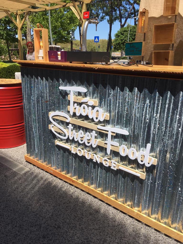 Troia Resort com animação o verão inteiro - Street Food Lounge