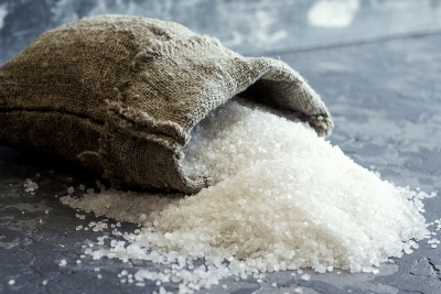 Há um novo sal grosso no mercado com menos sódio