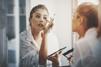 9 hábitos que estão a obstruir os seus poros