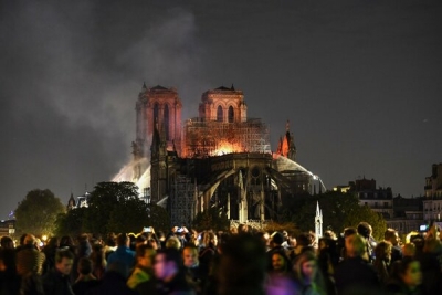 Solidariedade na reconstrução de Notre-Dame