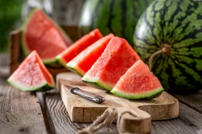 Doce e refrescante, a melancia é um dos frutos mais característicos do verão.