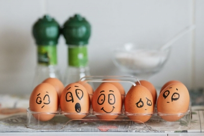 Porque é que os ovos não se comercializam refrigerados?